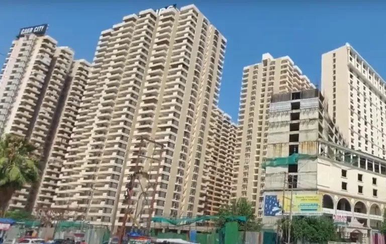 Gaur City 4th Avenue Ready to Move Flats Noida Extension