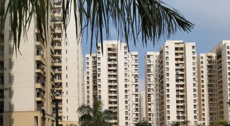 Jaypee Kosmos Flats Home in Noida Expressway